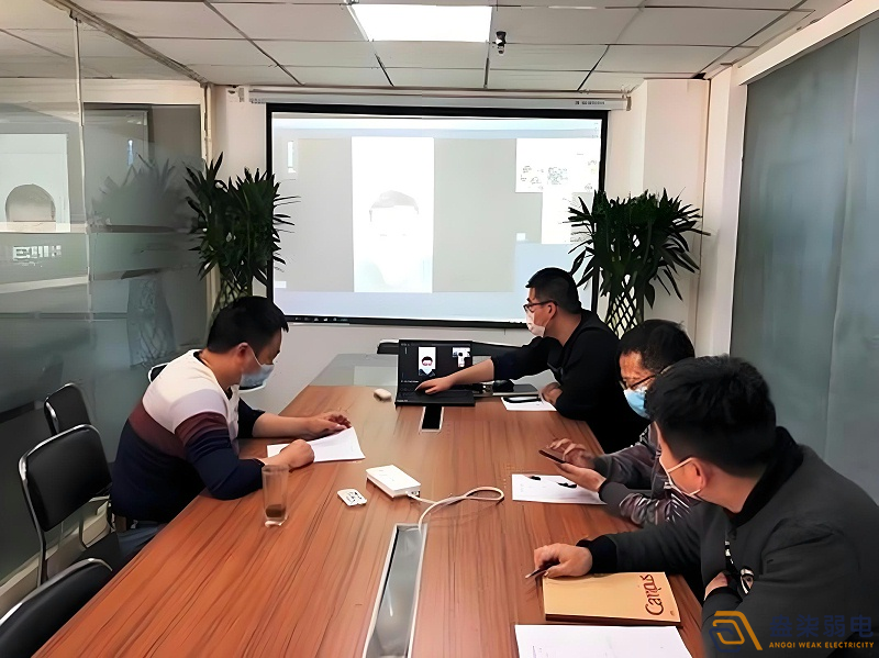 中小企業也能低成本打造智能會議室？