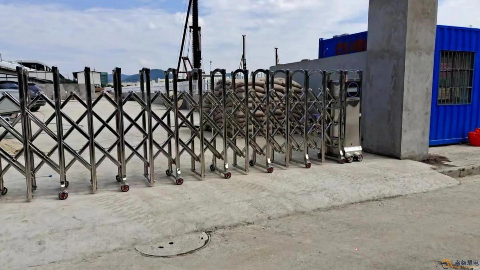 工廠伸縮門的自動化功能怎么實現？